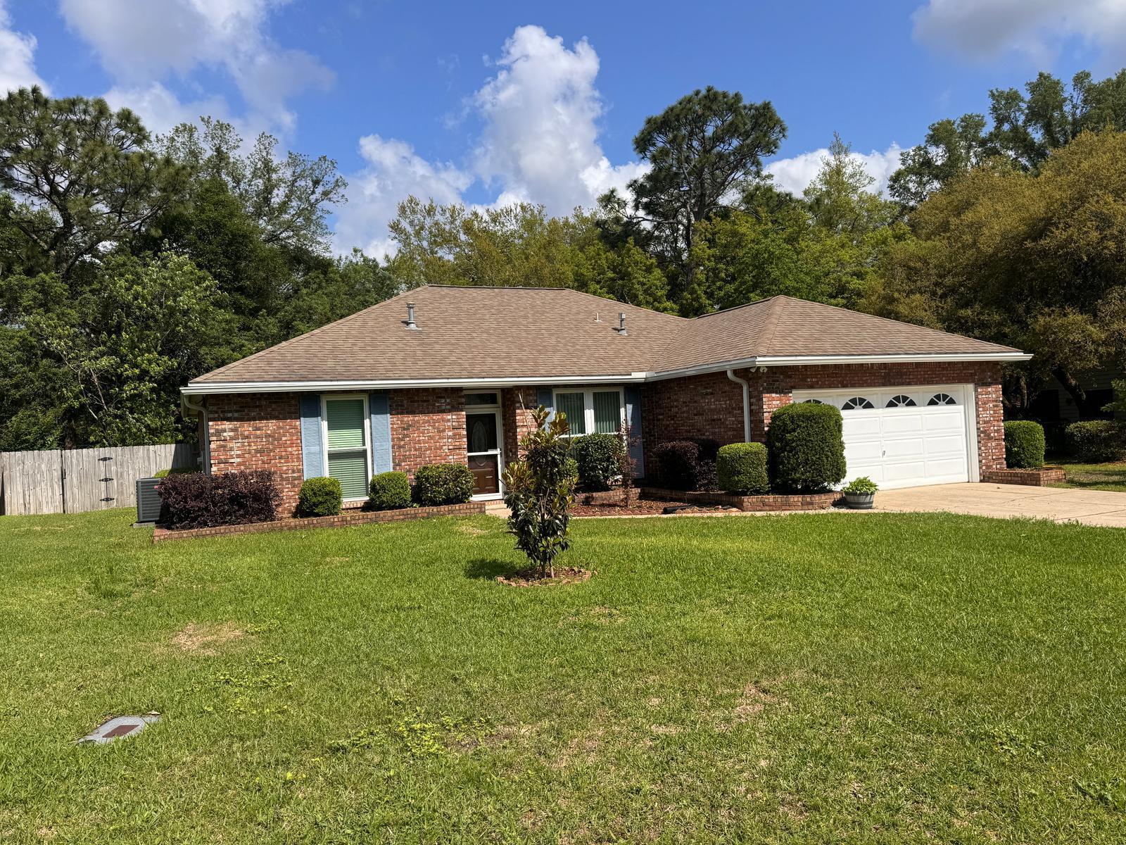ROCKY BAYOU COUNTRY CLUB ESTATES 7 - Residential Lease
