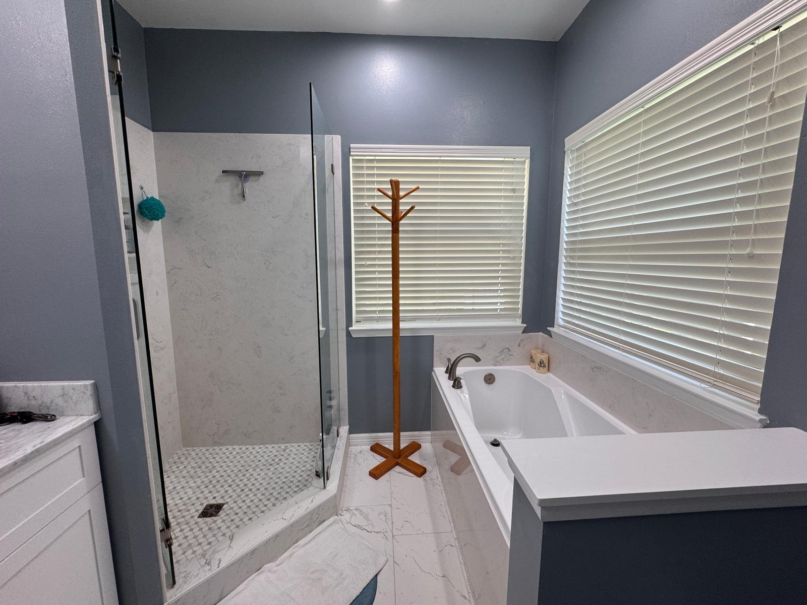 ROCKY BAYOU COUNTRY CLUB ESTATES 7 - Residential Lease