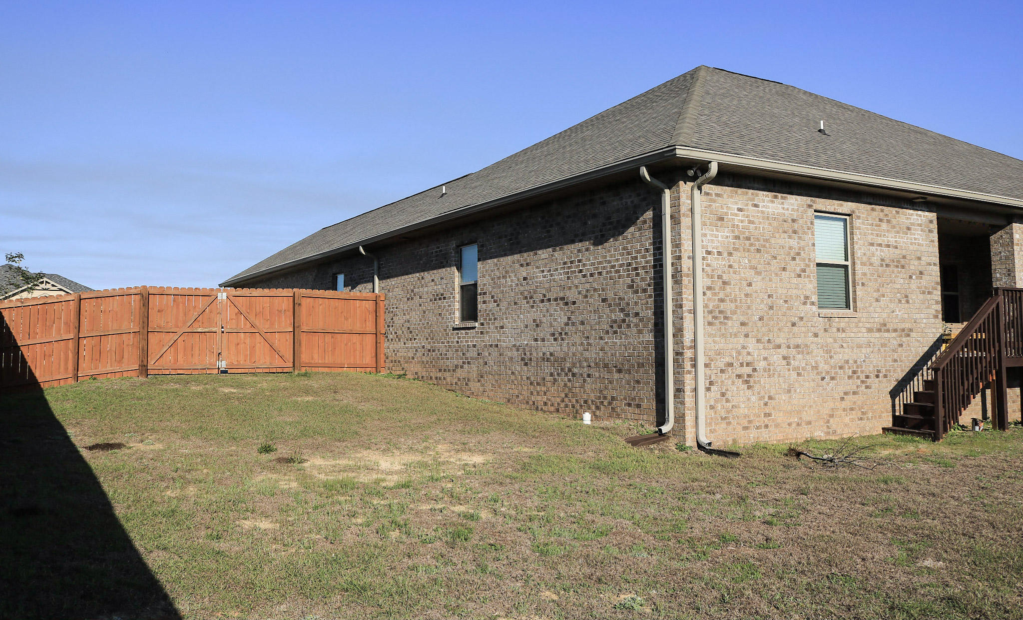 BROWNSTONE MANOR - Residential