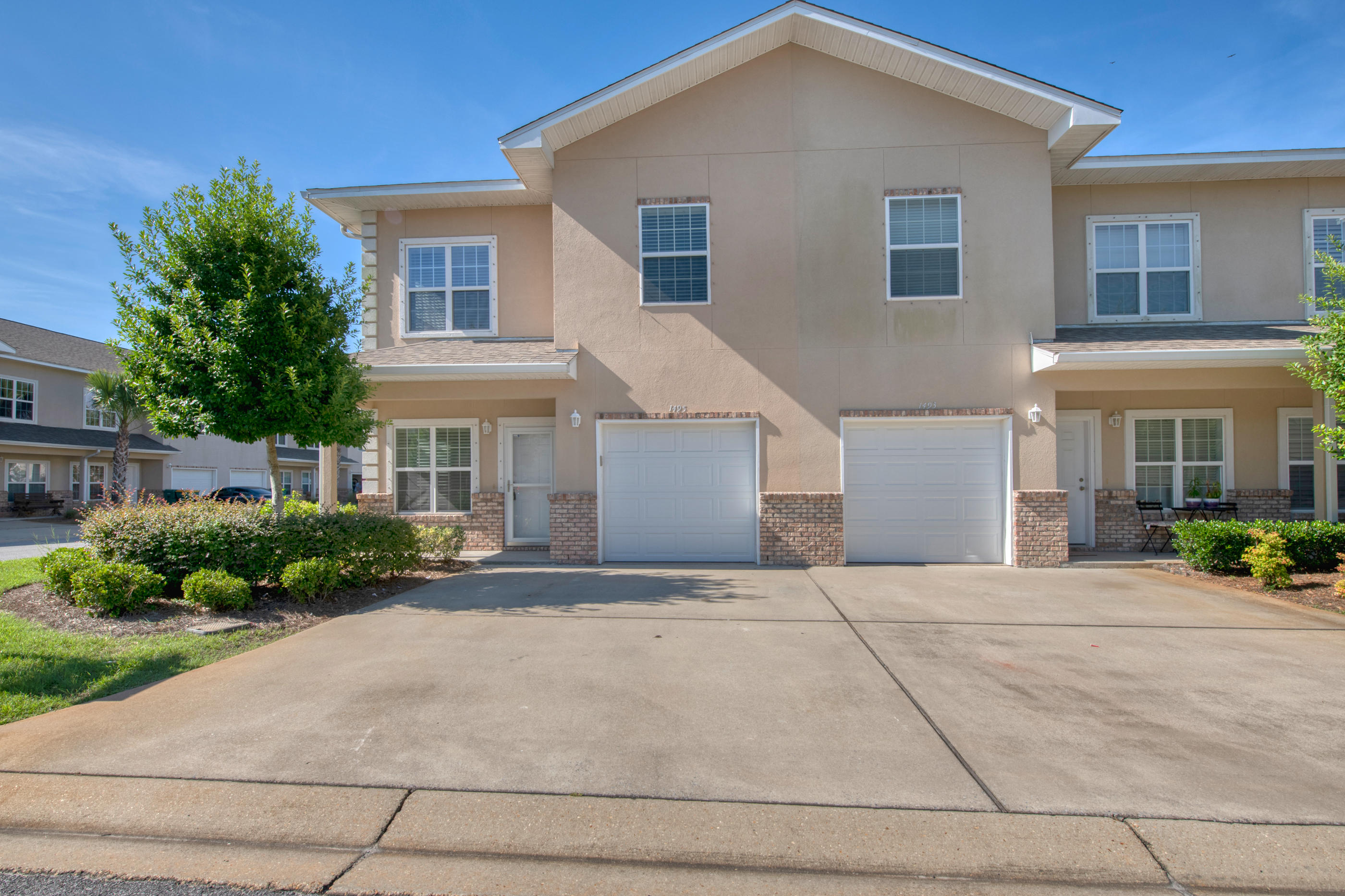 MERIDIAN SQUARE T/H - Residential