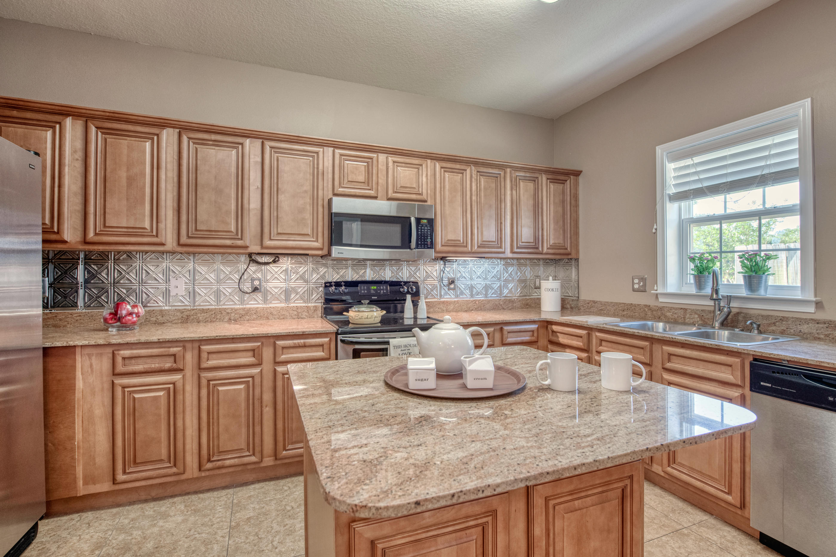 MERIDIAN SQUARE T/H - Residential