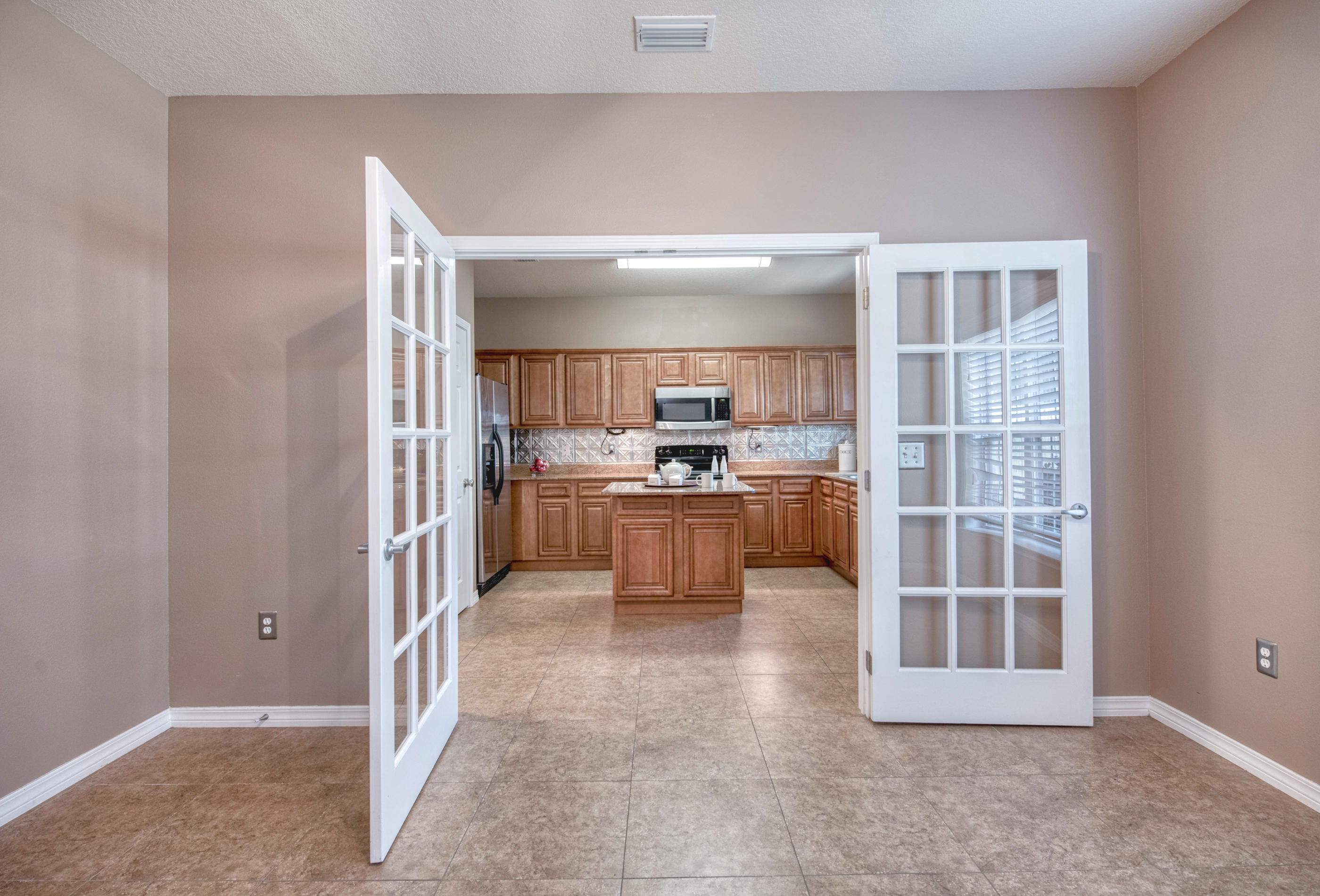 MERIDIAN SQUARE T/H - Residential