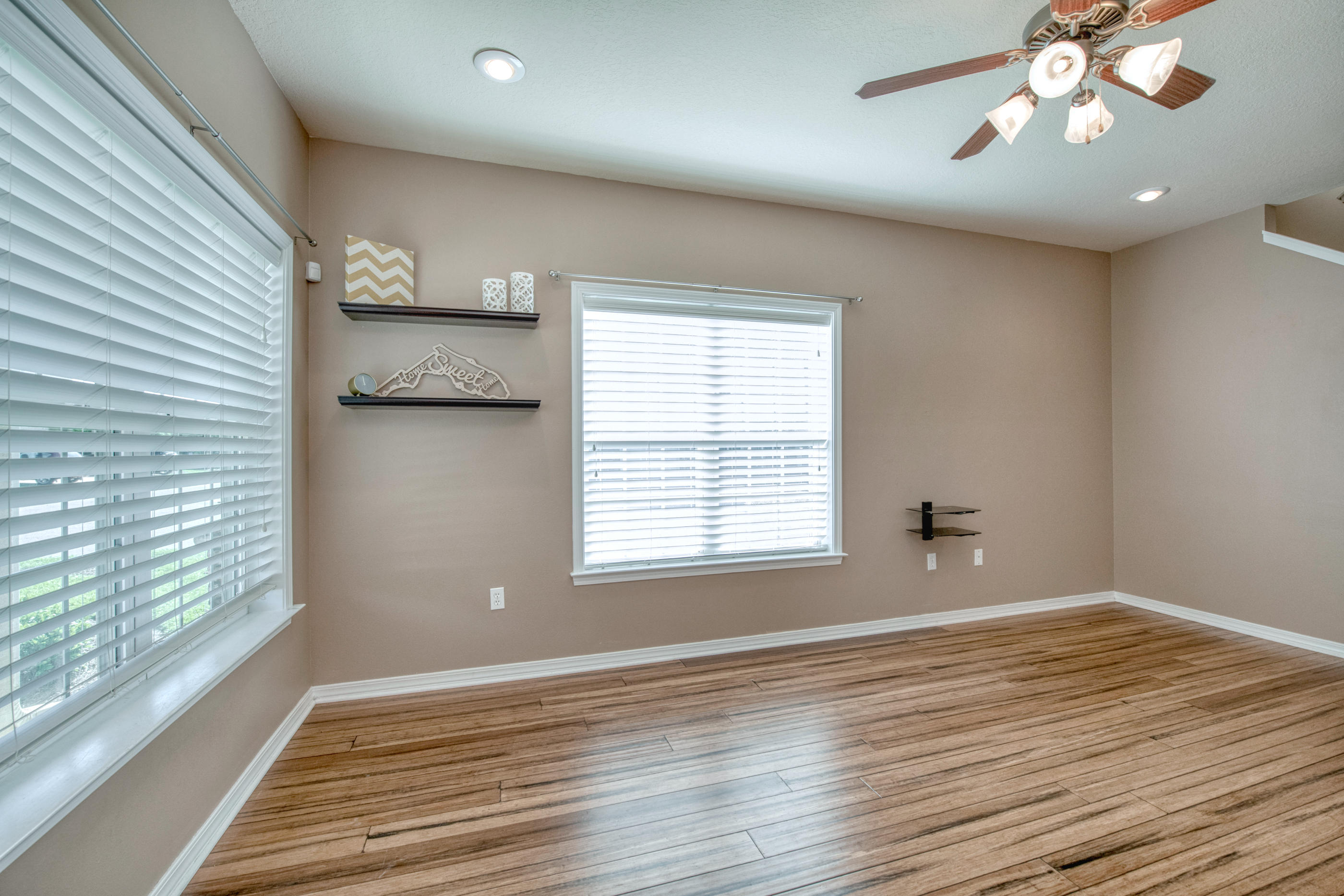 MERIDIAN SQUARE T/H - Residential