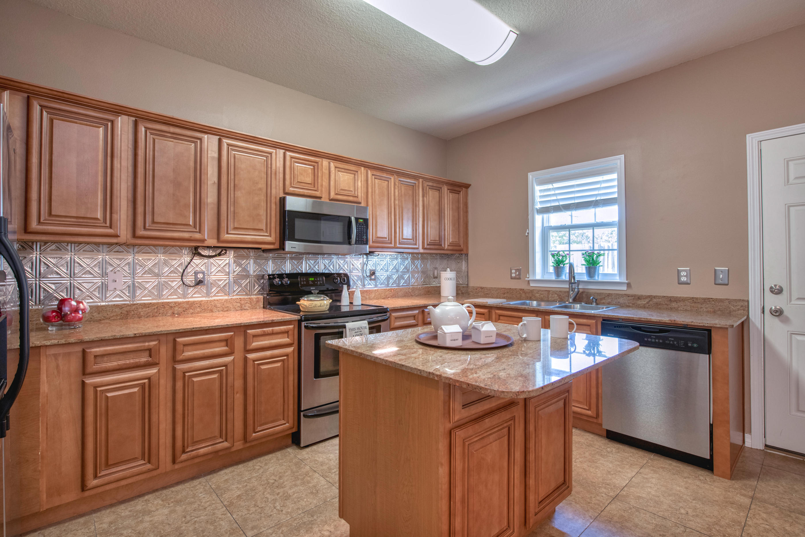 MERIDIAN SQUARE T/H - Residential