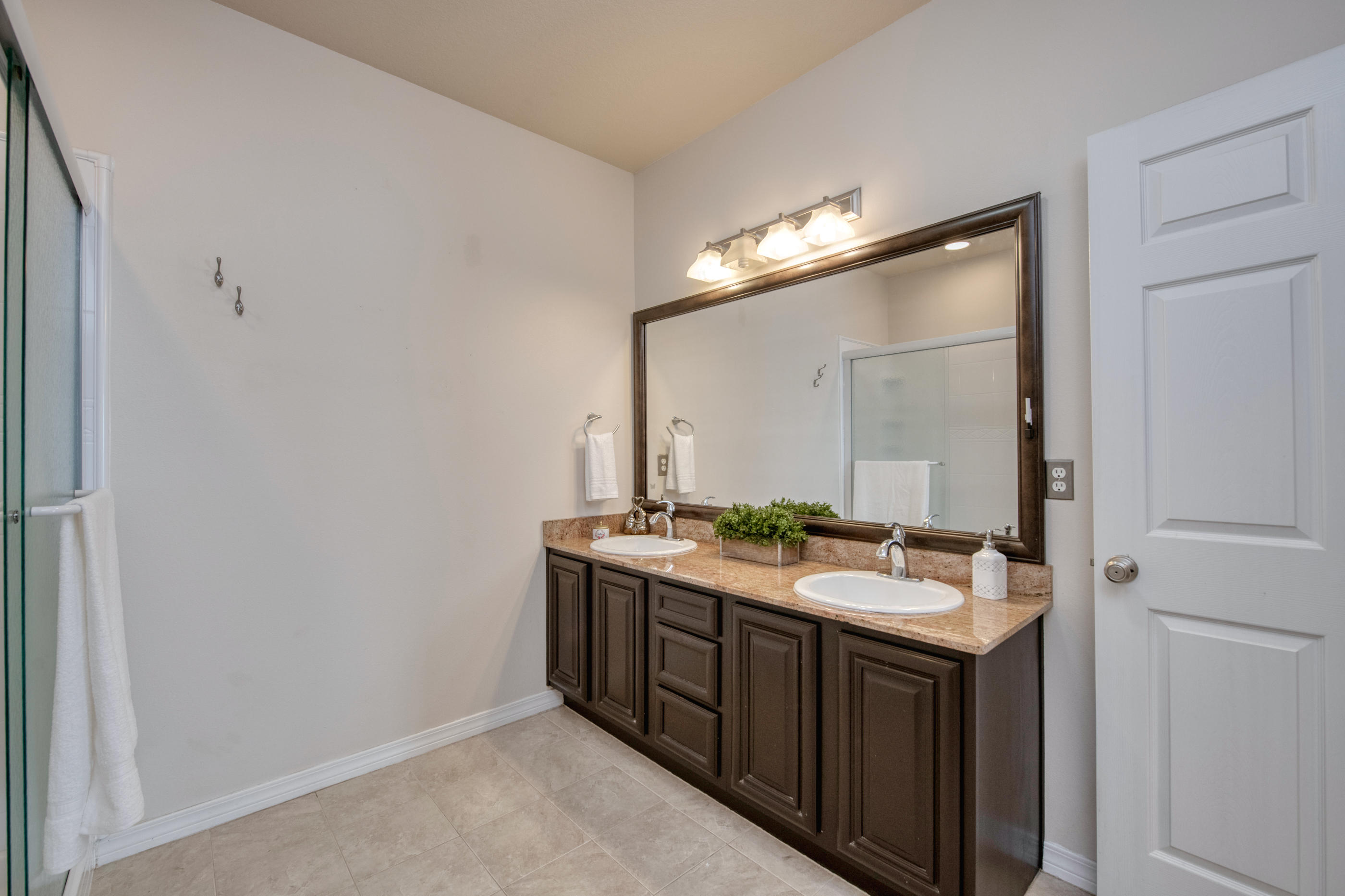 MERIDIAN SQUARE T/H - Residential