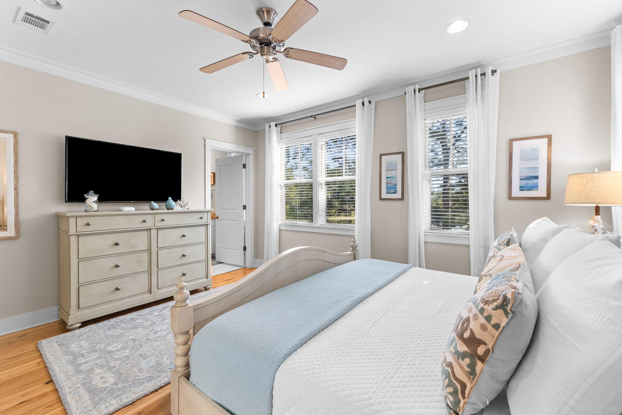 FOREST LAKES - Residential