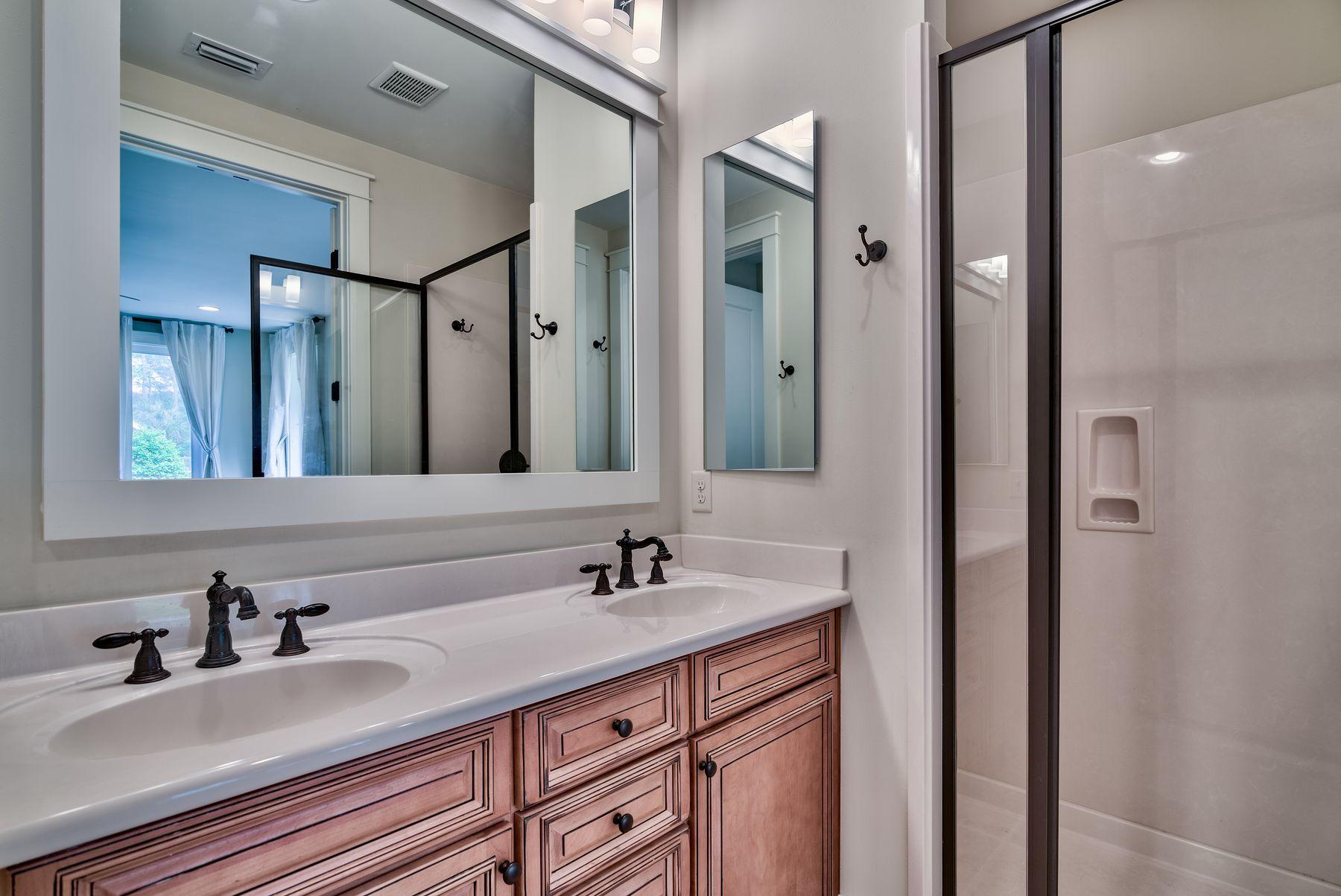 CARSON OAKS - Residential