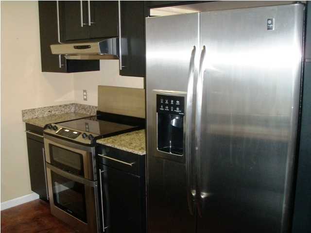 ADASHAN GARDYNS - Residential Lease