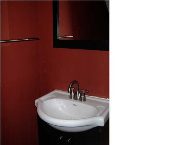 ADASHAN GARDYNS - Residential Lease