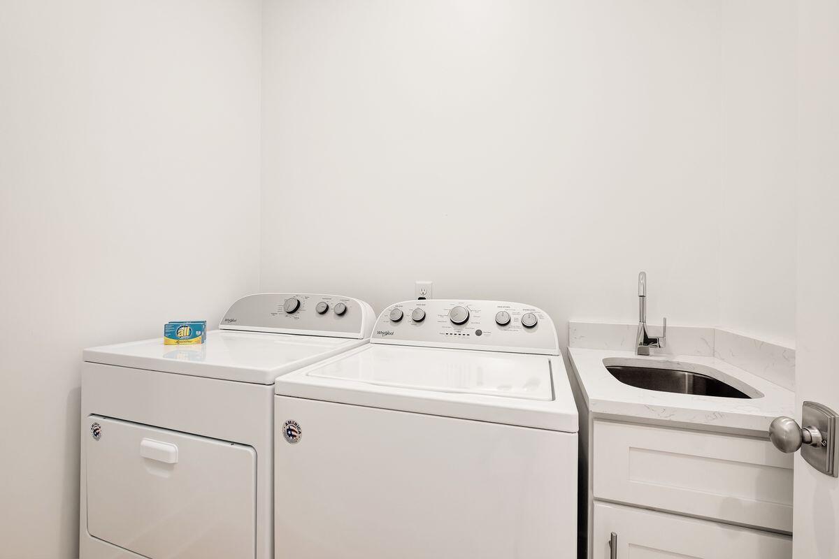 EMERALD WATERS VILLAGE - Residential