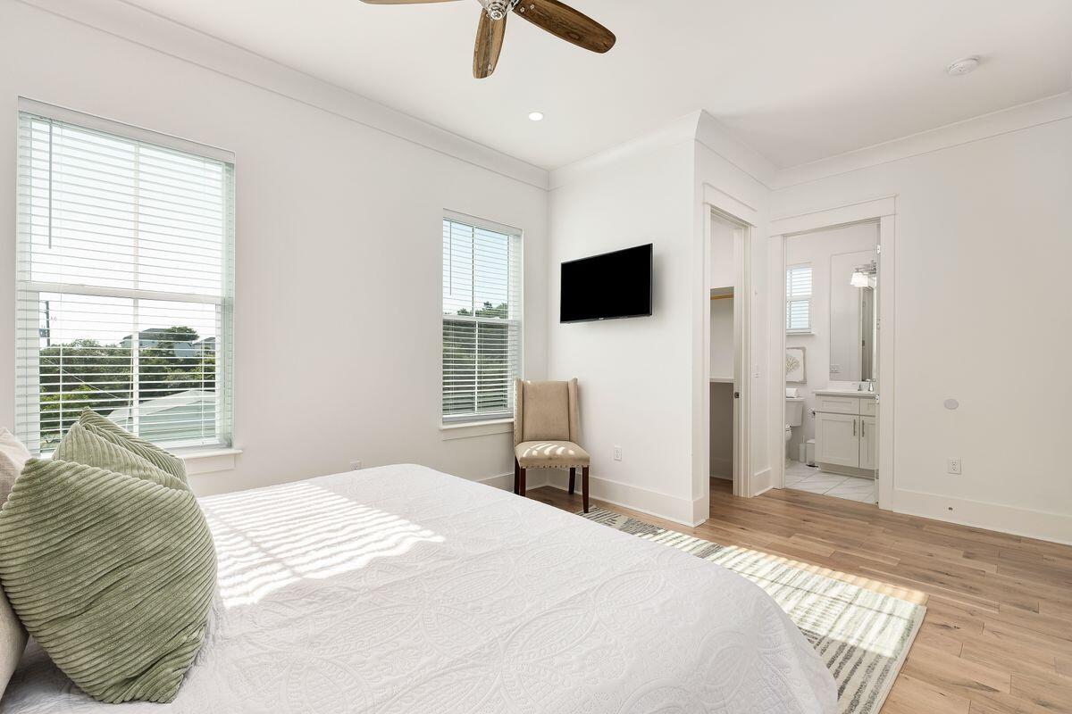 EMERALD WATERS VILLAGE - Residential