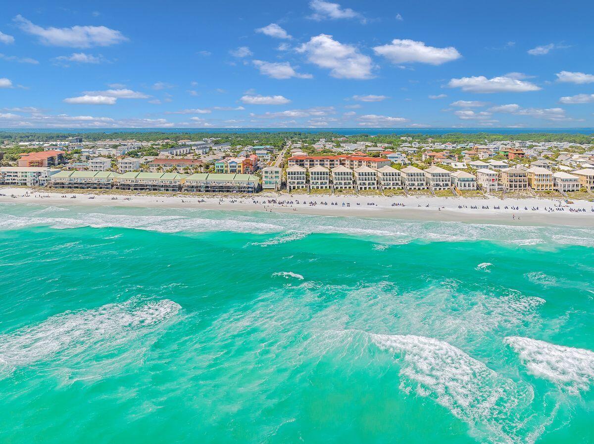 EMERALD WATERS VILLAGE - Residential