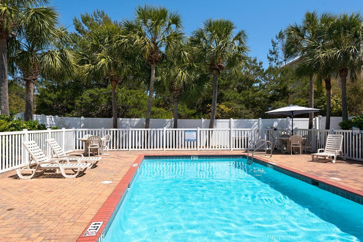 EMERALD WATERS VILLAGE - Residential