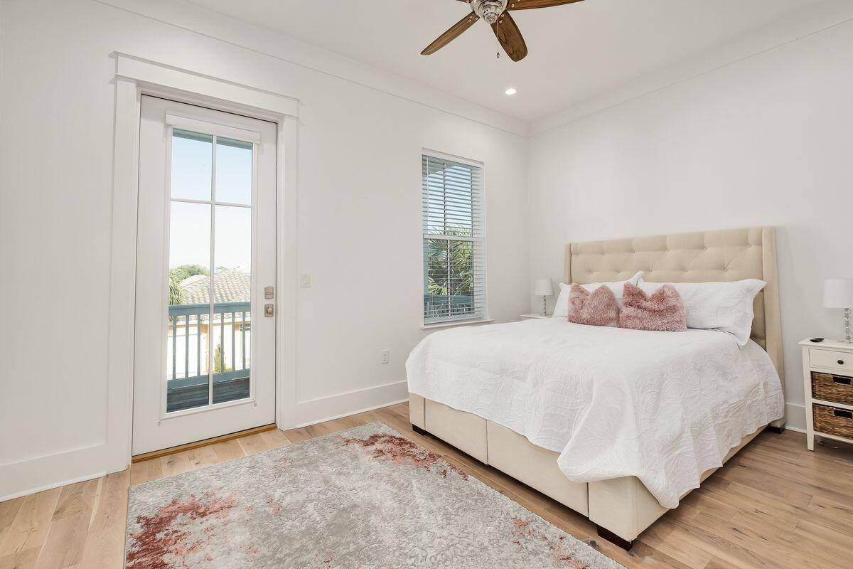 EMERALD WATERS VILLAGE - Residential