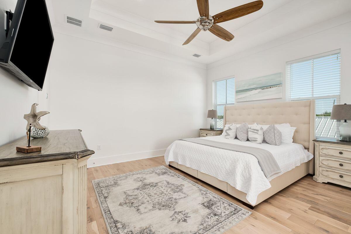 EMERALD WATERS VILLAGE - Residential