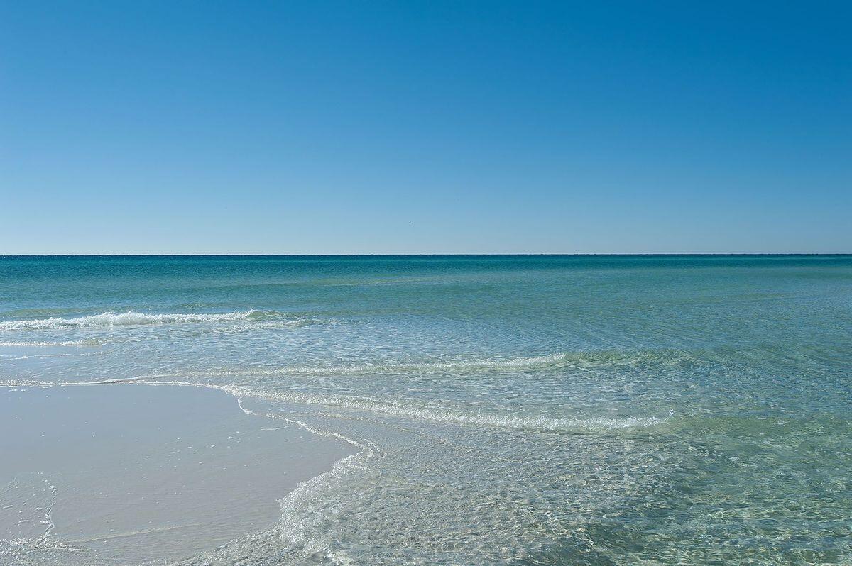 EMERALD WATERS VILLAGE - Residential