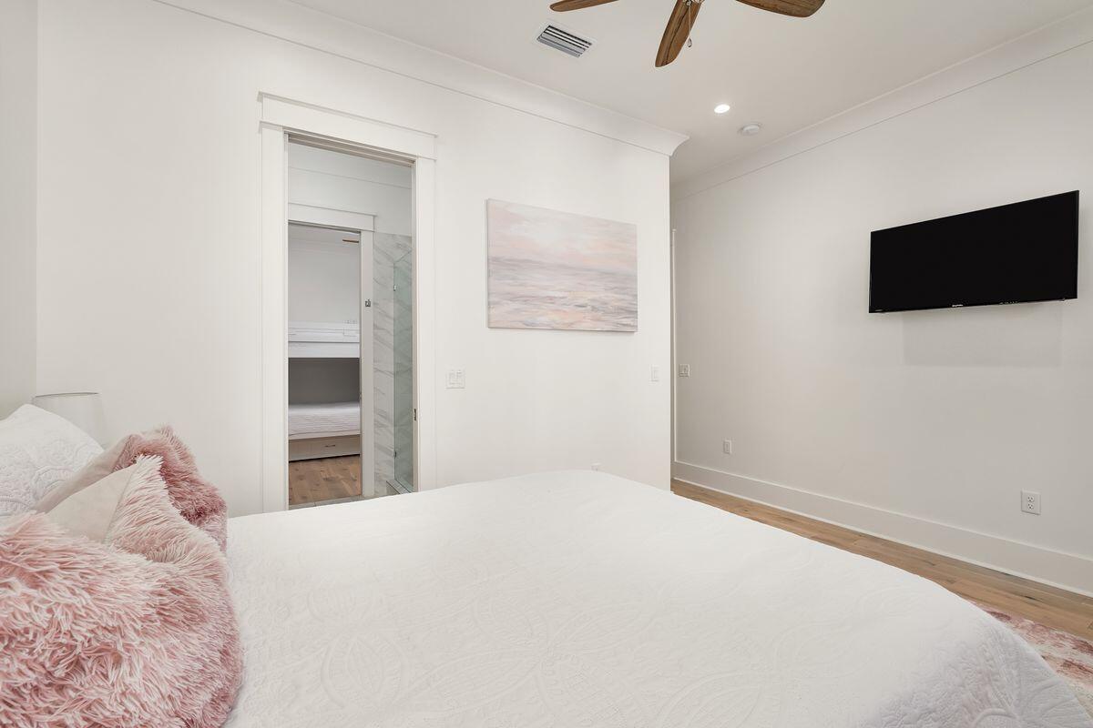 EMERALD WATERS VILLAGE - Residential