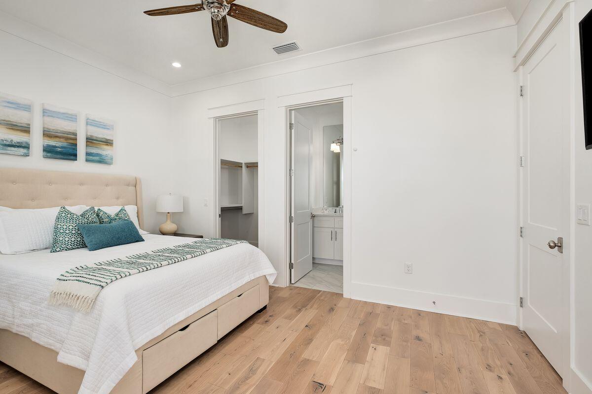 EMERALD WATERS VILLAGE - Residential