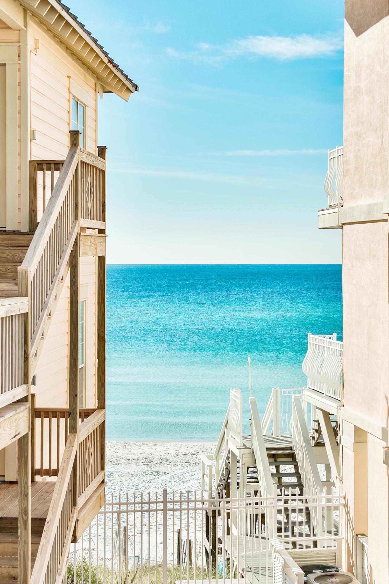 SUMMER'S EDGE - Residential