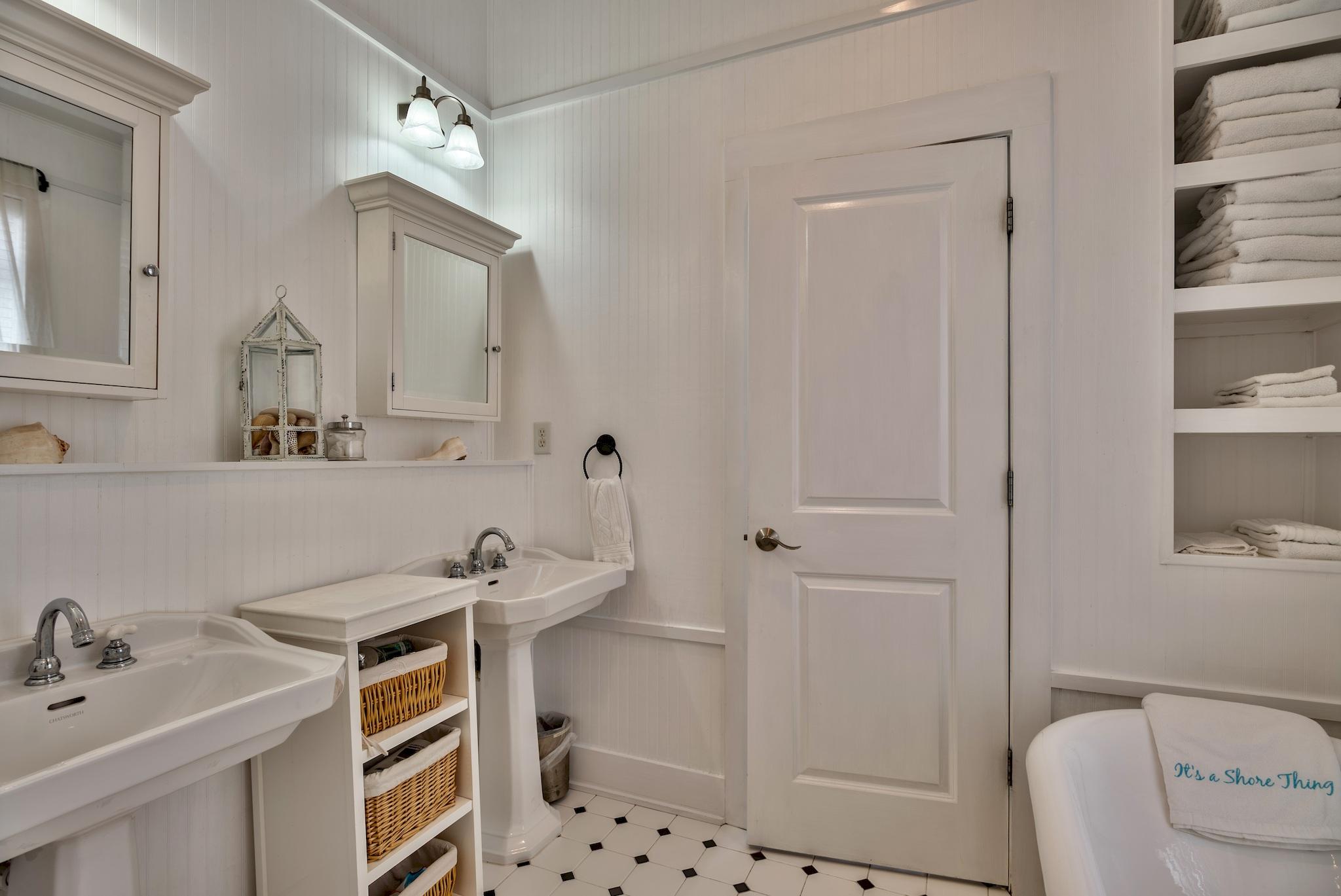 SUMMER'S EDGE - Residential