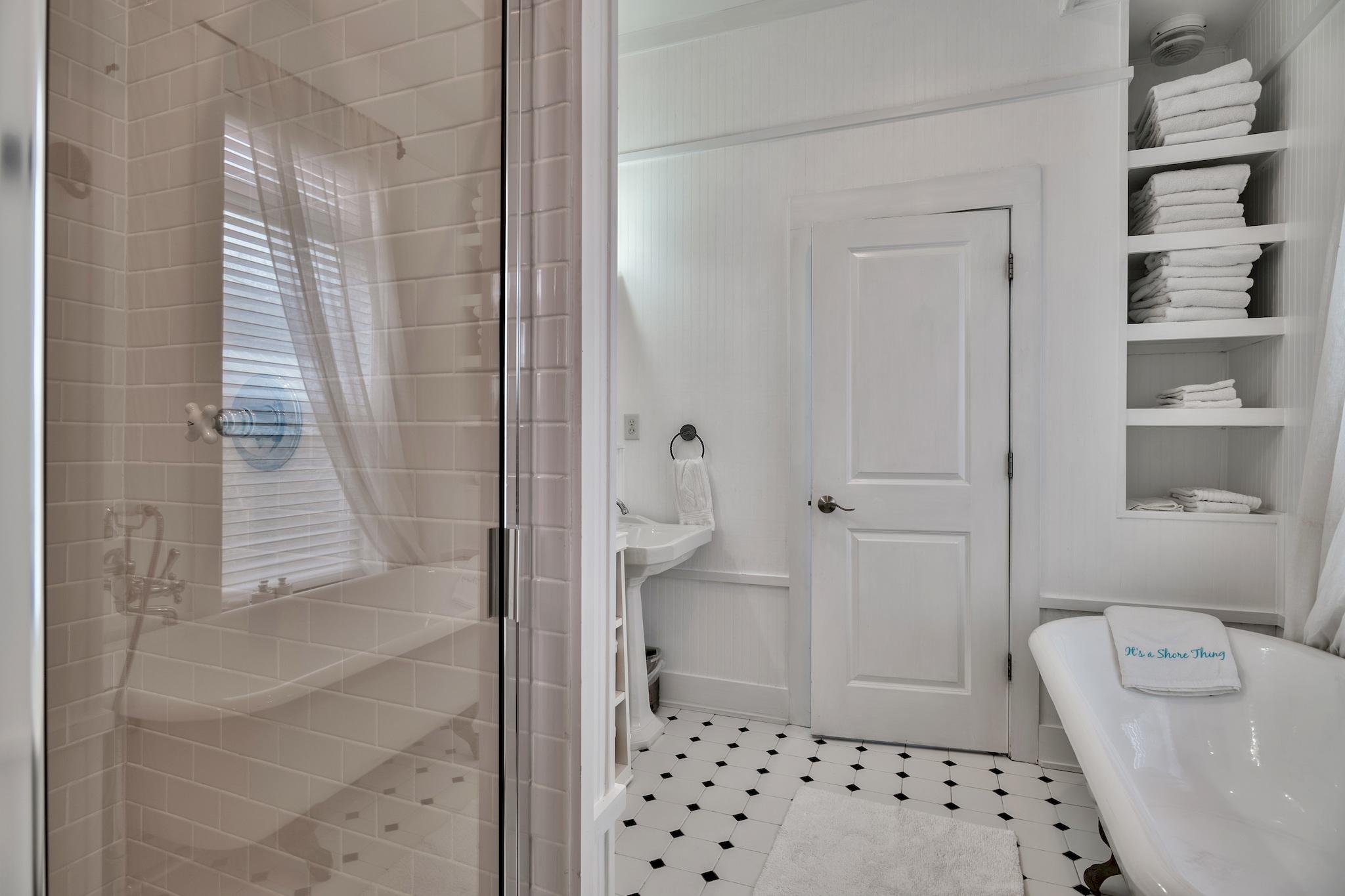 SUMMER'S EDGE - Residential