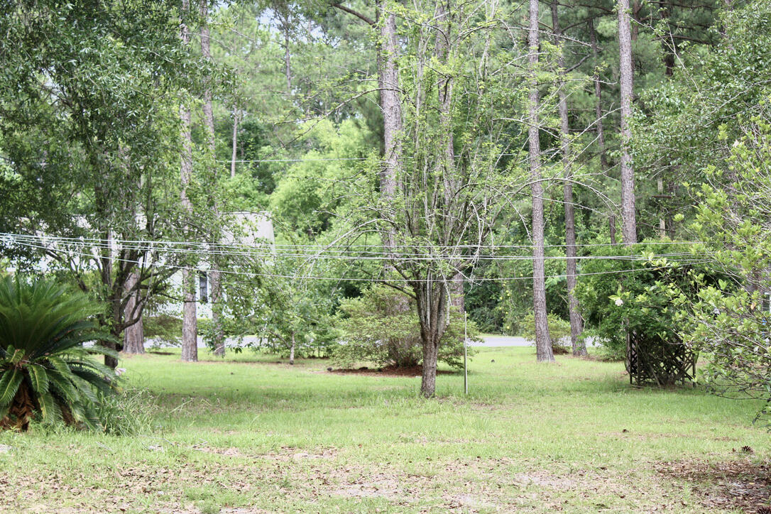 COUNTRY MANOR UNREC - Residential