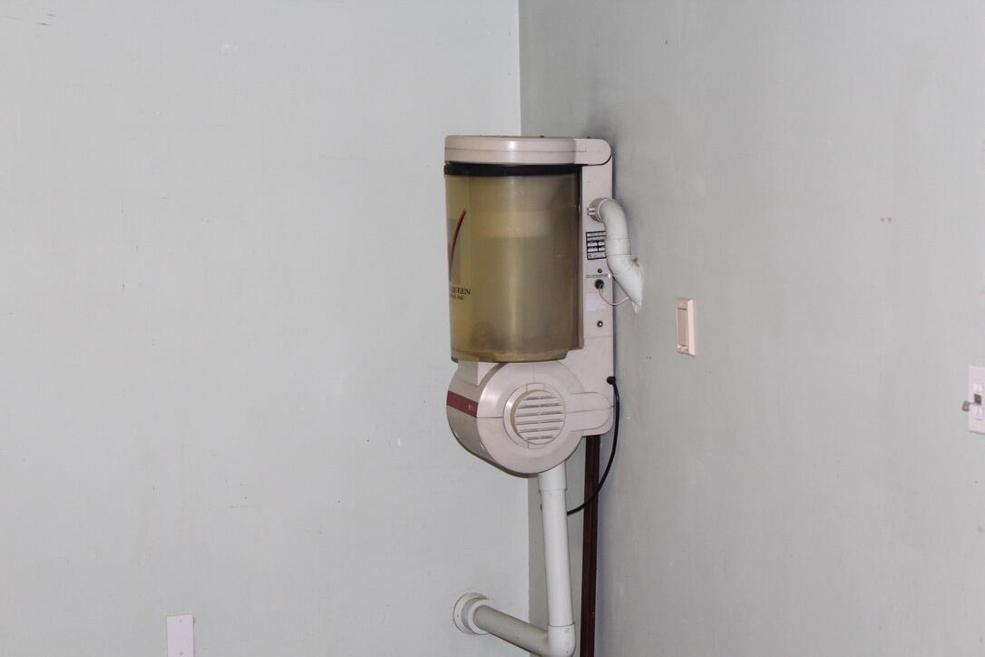 COUNTRY MANOR UNREC - Residential