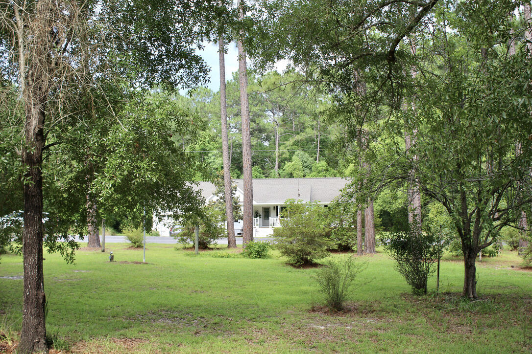 COUNTRY MANOR UNREC - Residential