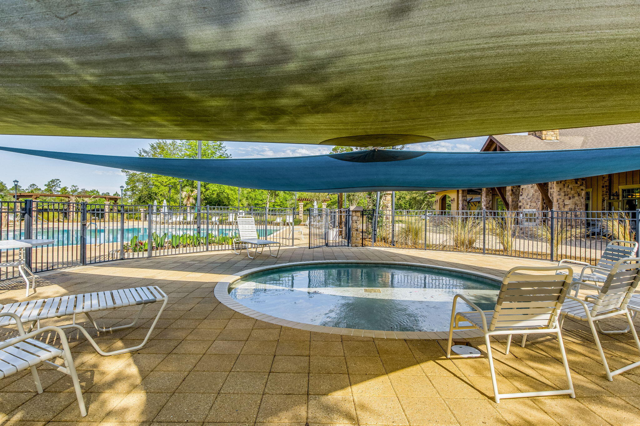 NATURE TRAIL - Residential