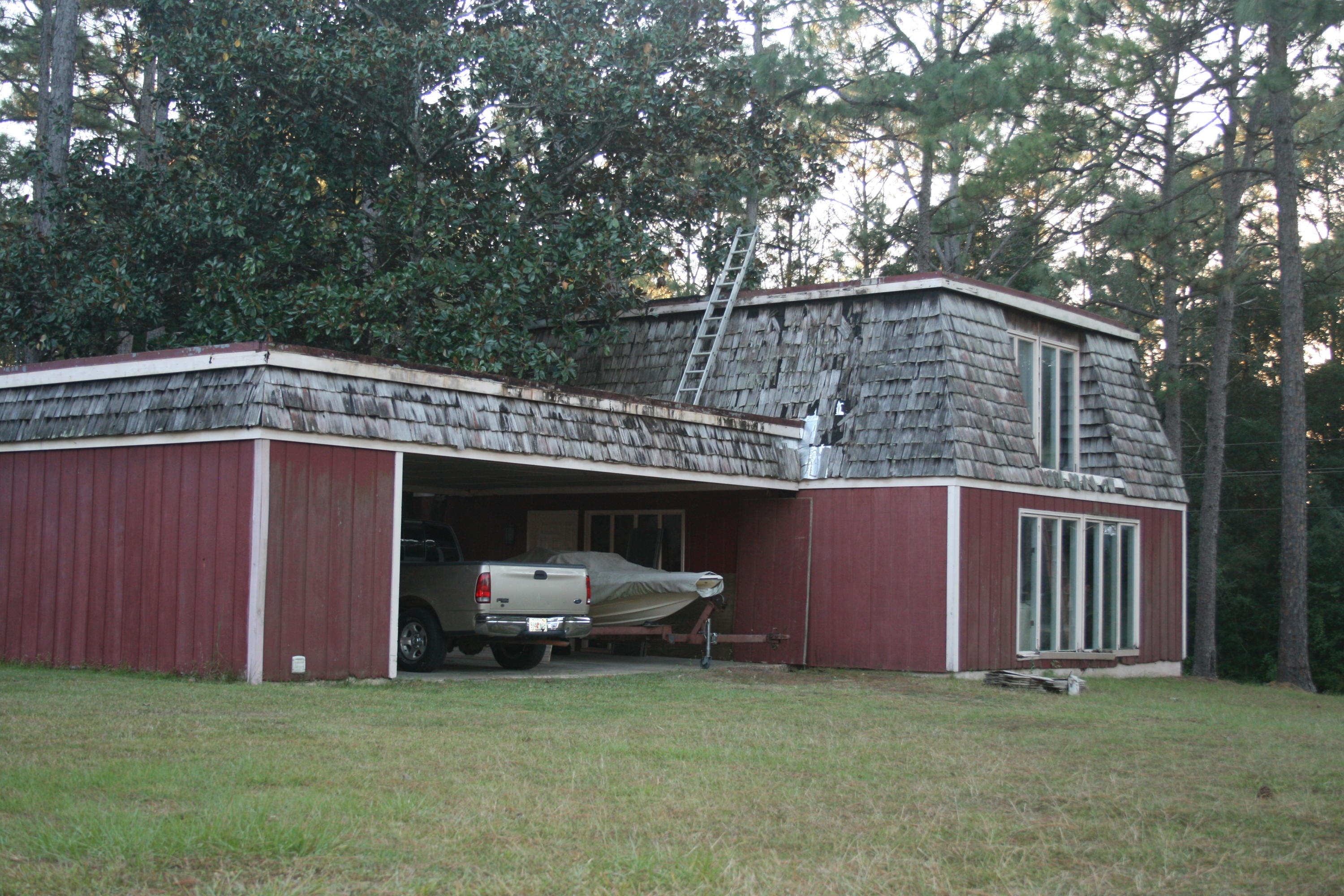 PINE SHORES - Residential