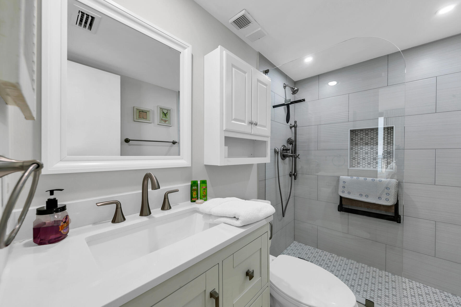 ONE SEAGROVE PLACE CONDO - Residential
