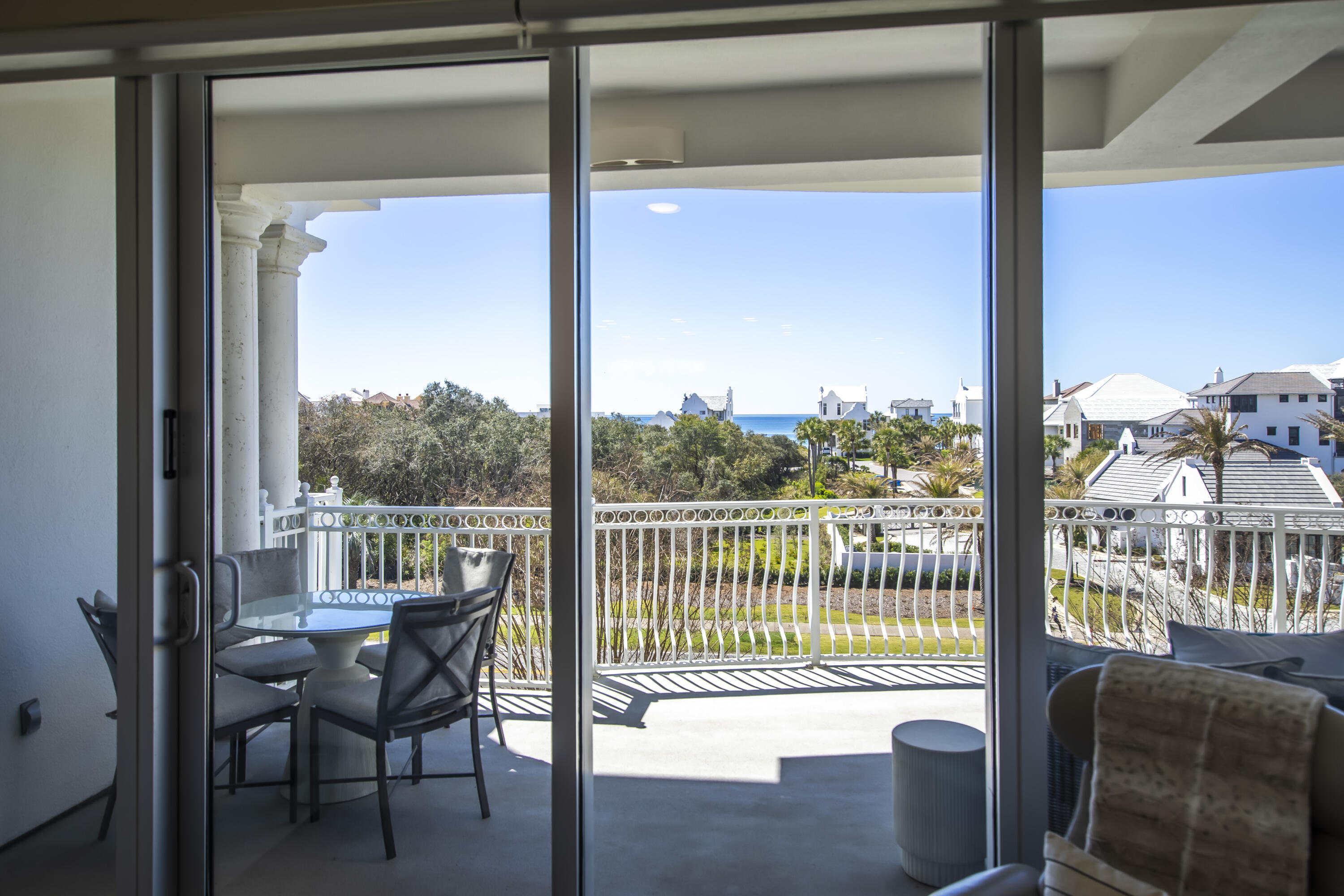 ALEXANDER AT PALM COURT - Residential
