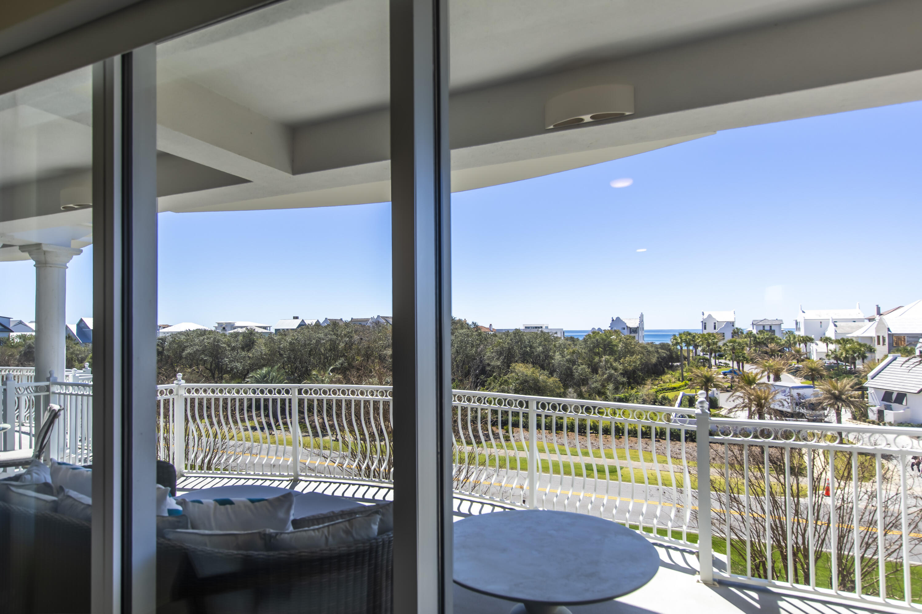 ALEXANDER AT PALM COURT - Residential
