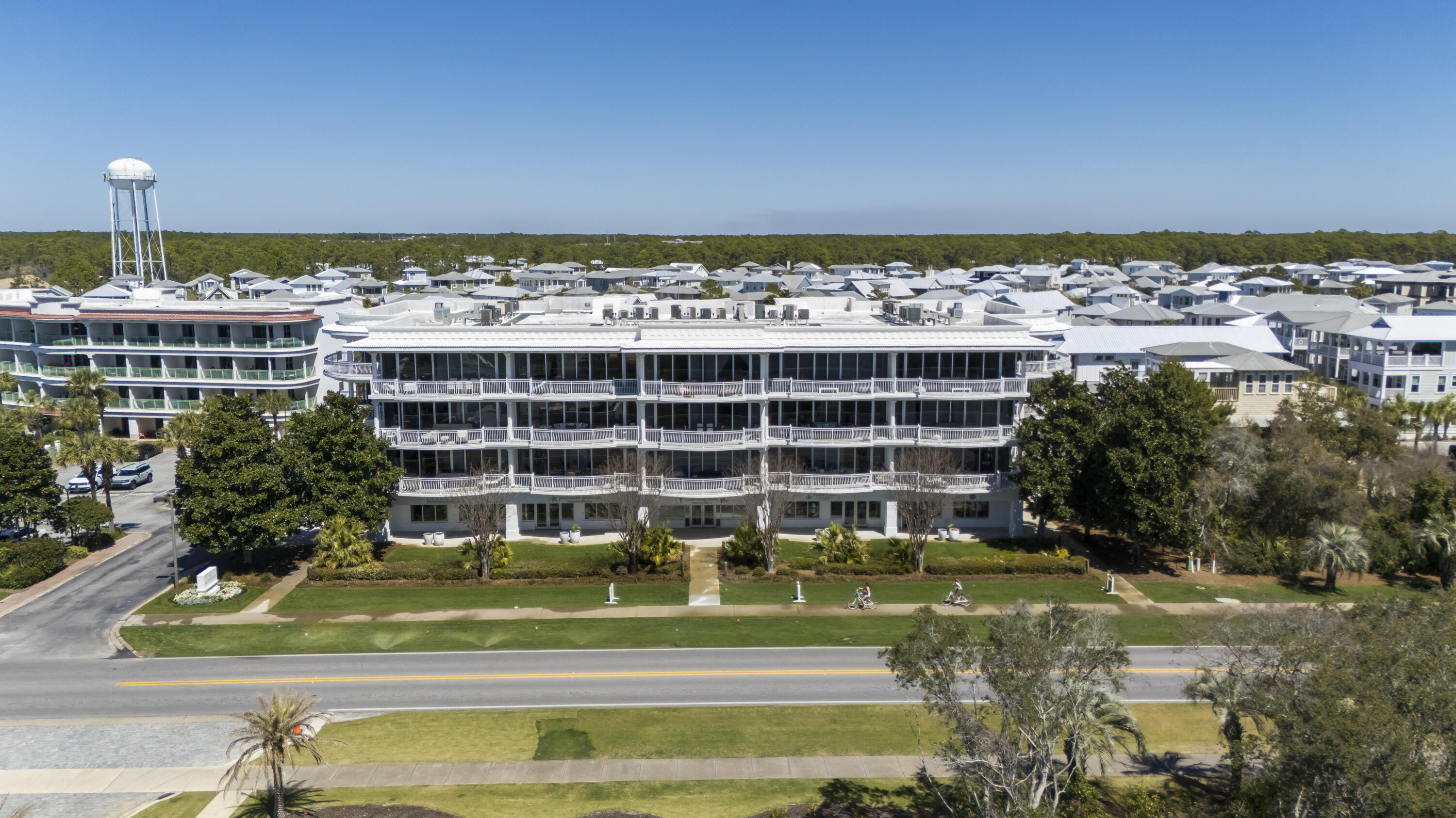 ALEXANDER AT PALM COURT - Residential