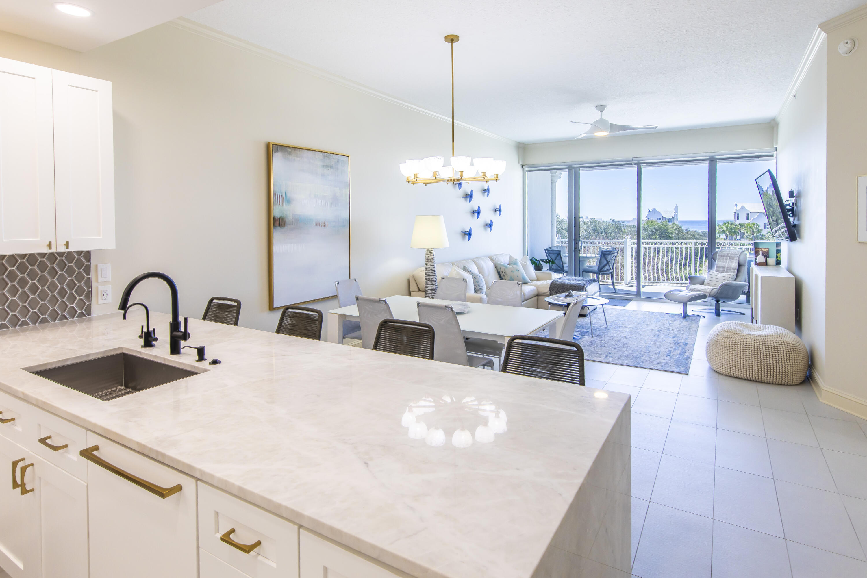 ALEXANDER AT PALM COURT - Residential