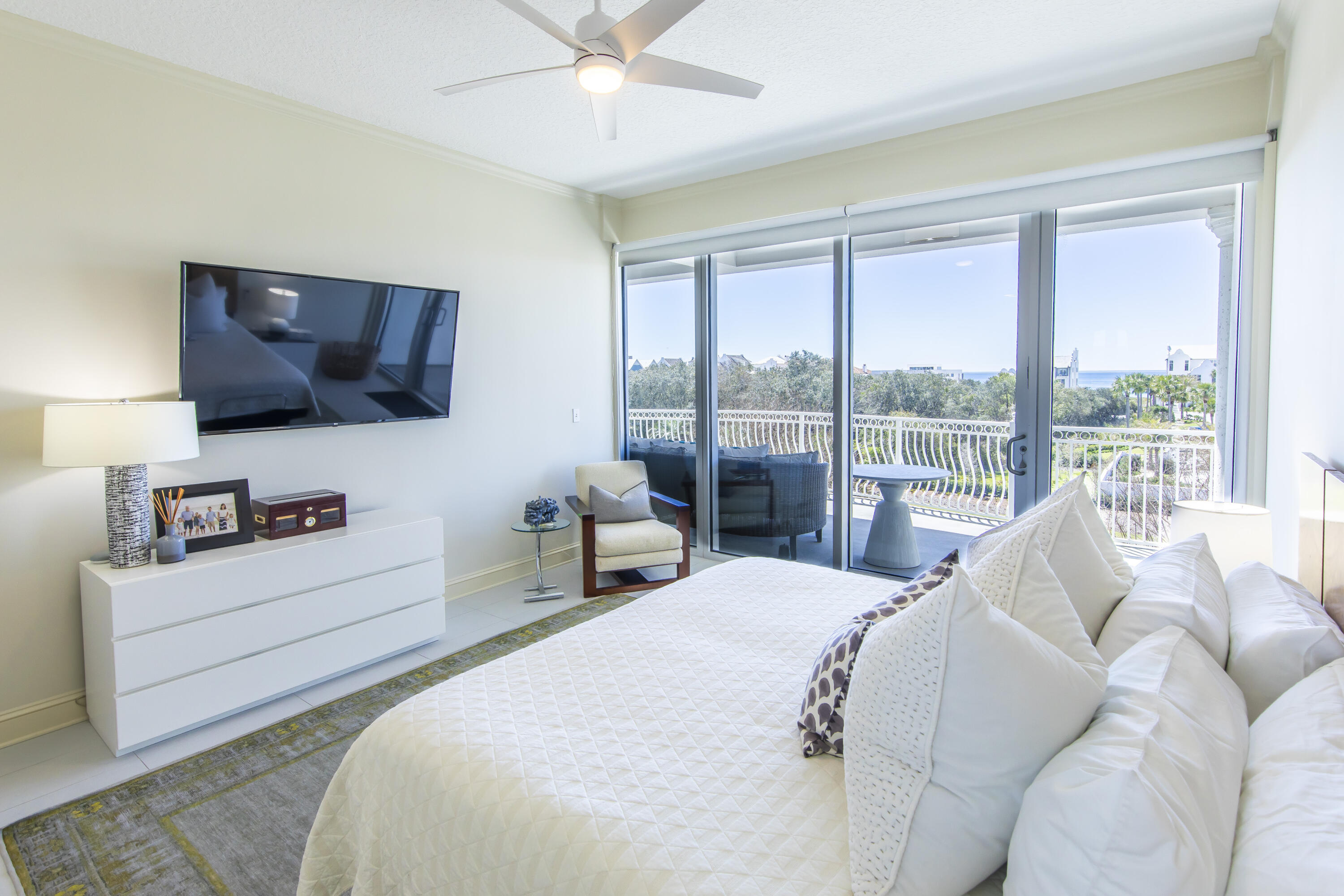 ALEXANDER AT PALM COURT - Residential