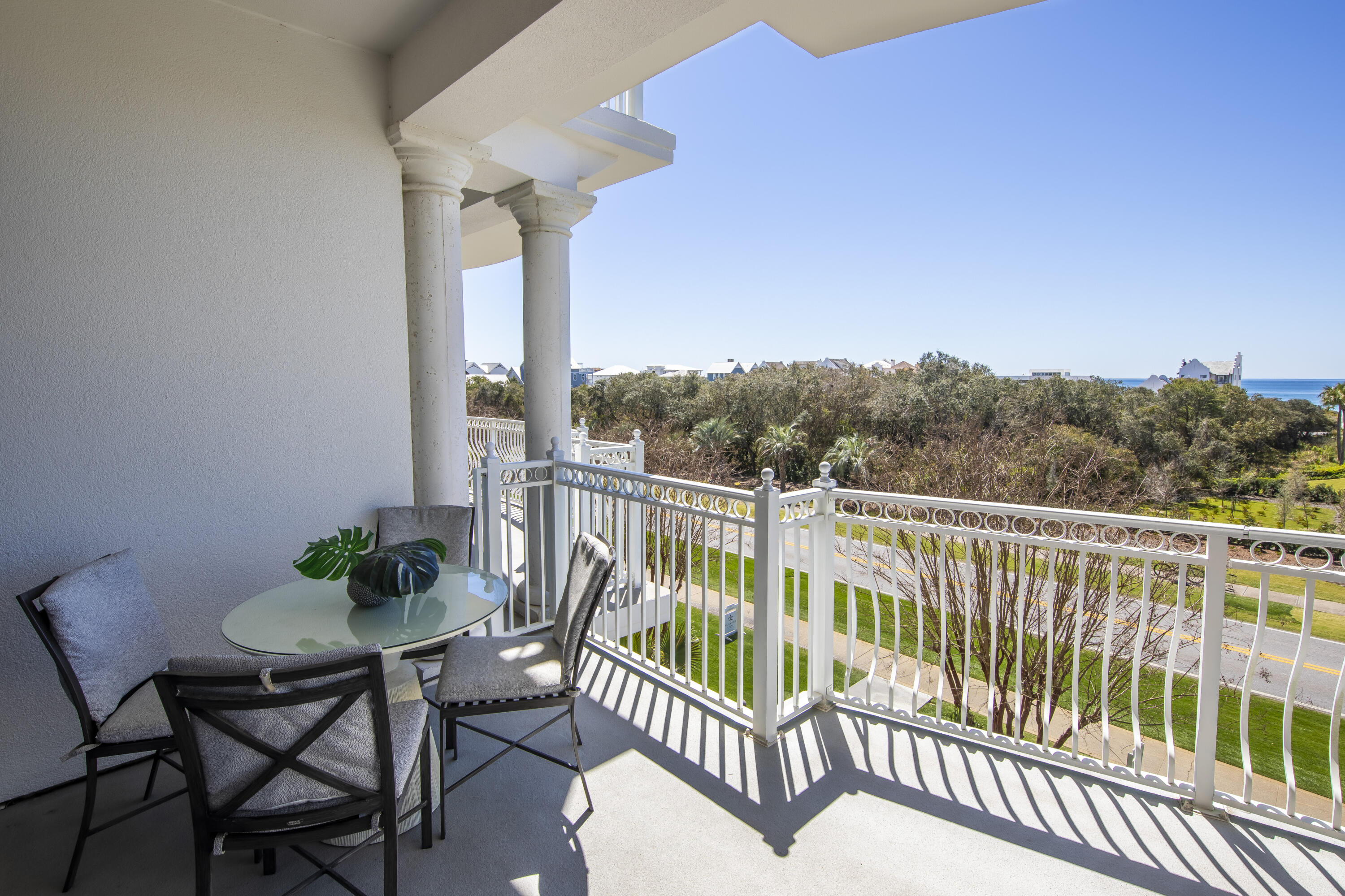 ALEXANDER AT PALM COURT - Residential