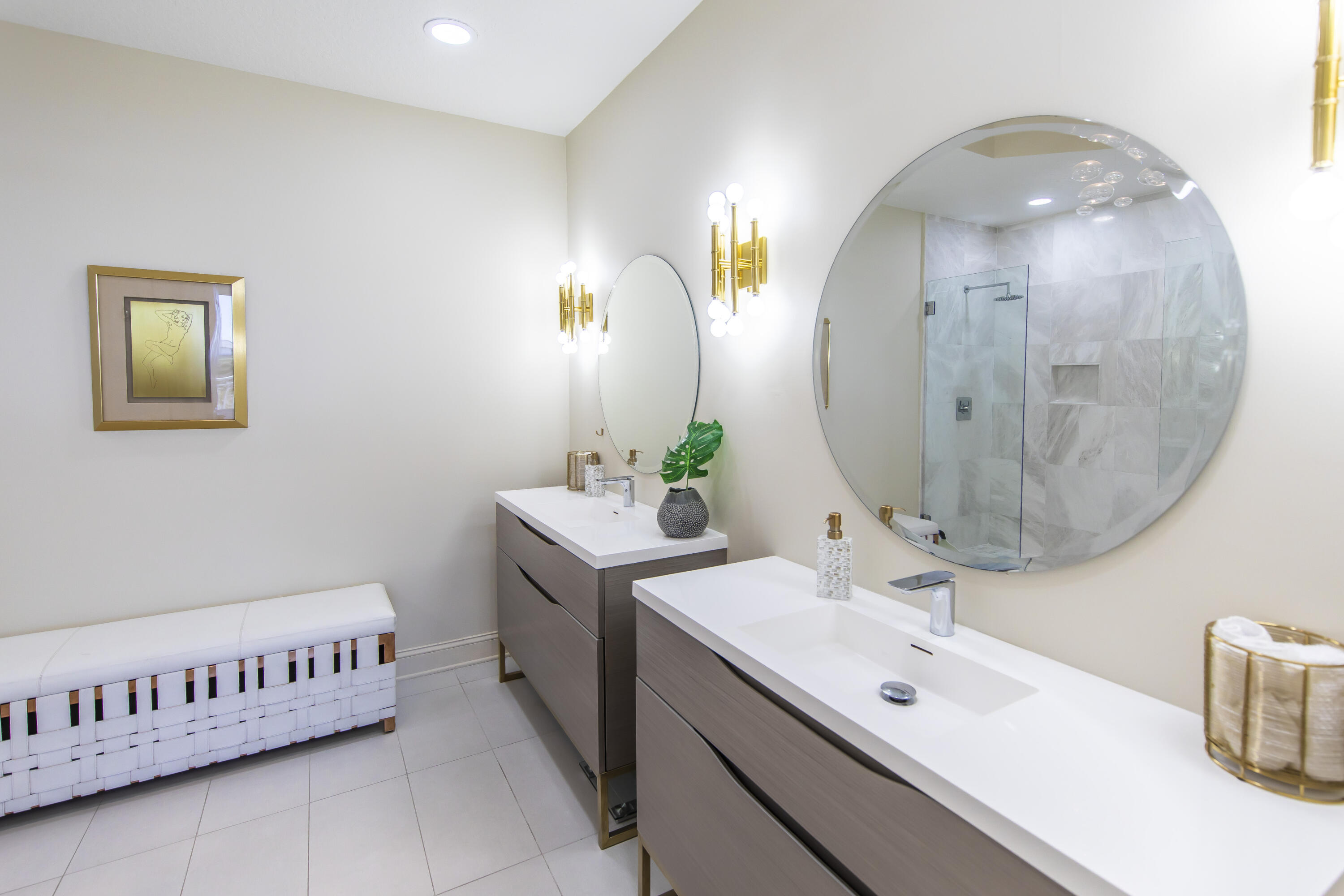 ALEXANDER AT PALM COURT - Residential