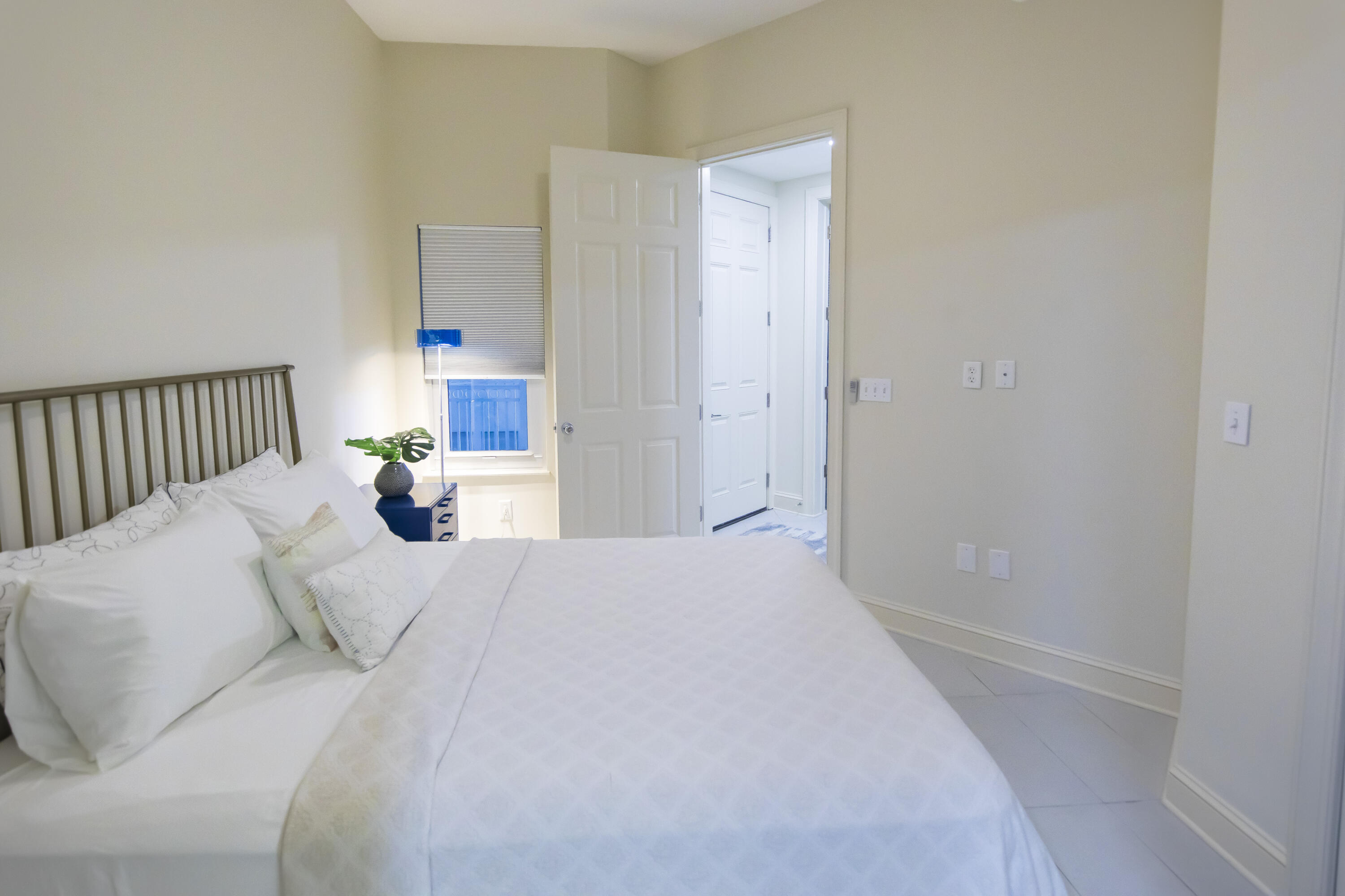 ALEXANDER AT PALM COURT - Residential