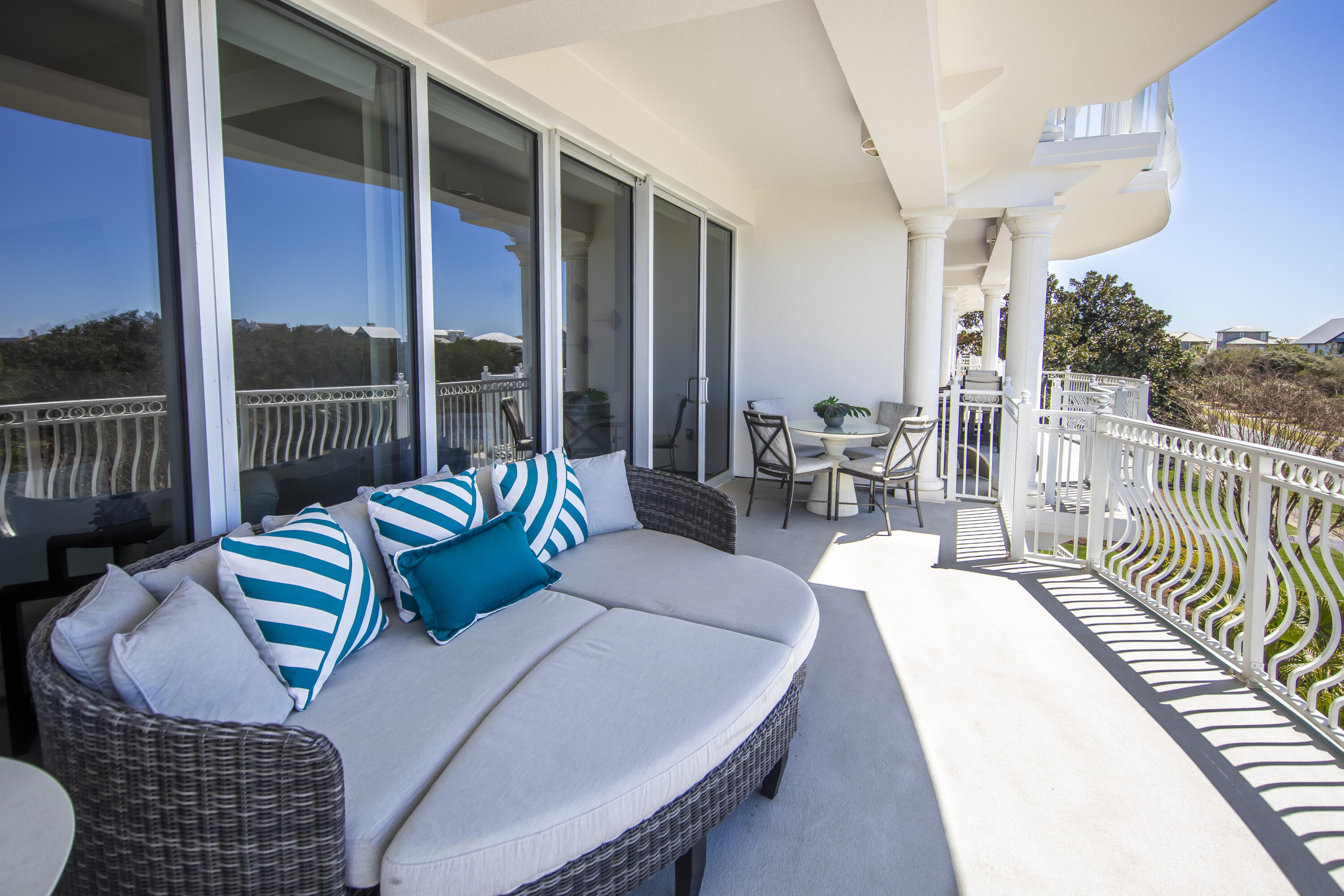 ALEXANDER AT PALM COURT - Residential
