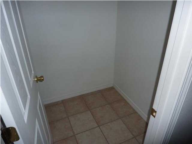 CLASSIC MANOR - Residential Lease