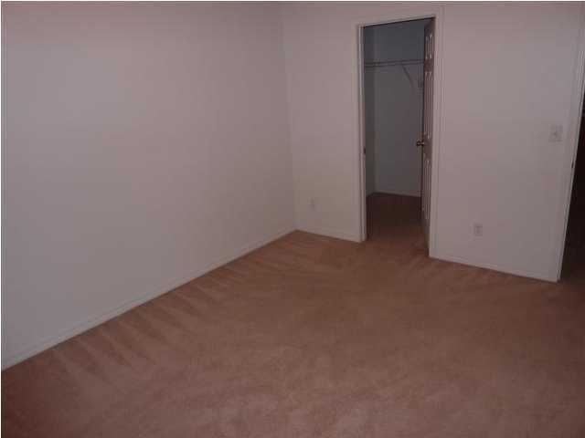 CLASSIC MANOR - Residential Lease