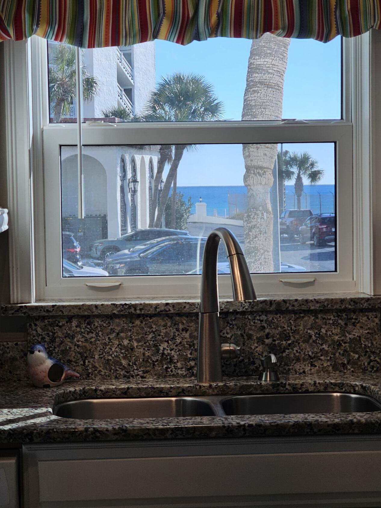 EL MATADOR CONDO - Residential