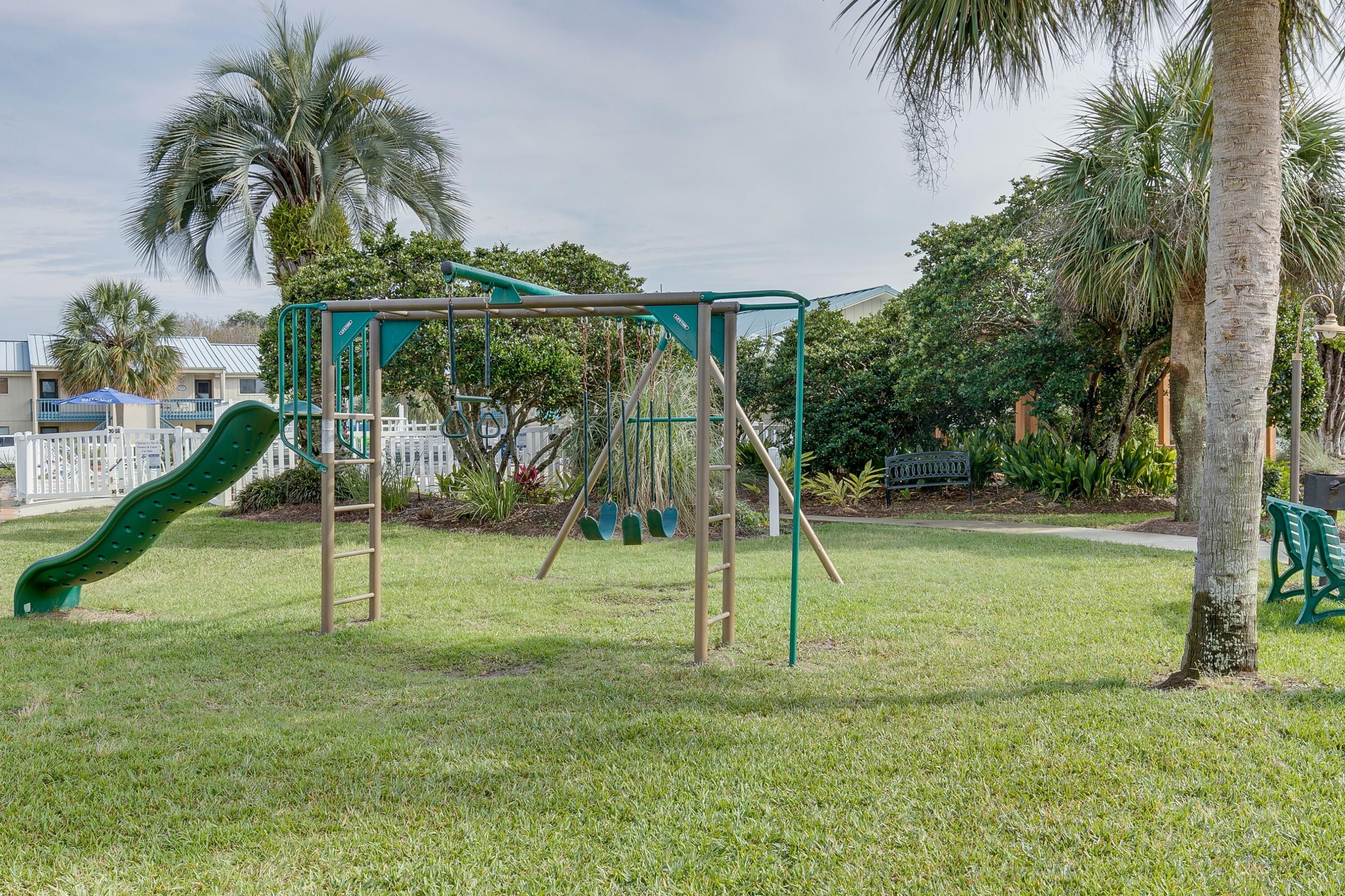 CHATEAU LA MER CONDO 2 - Residential