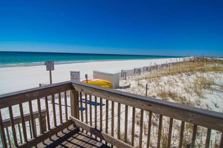 EL MATADOR CONDO - Residential