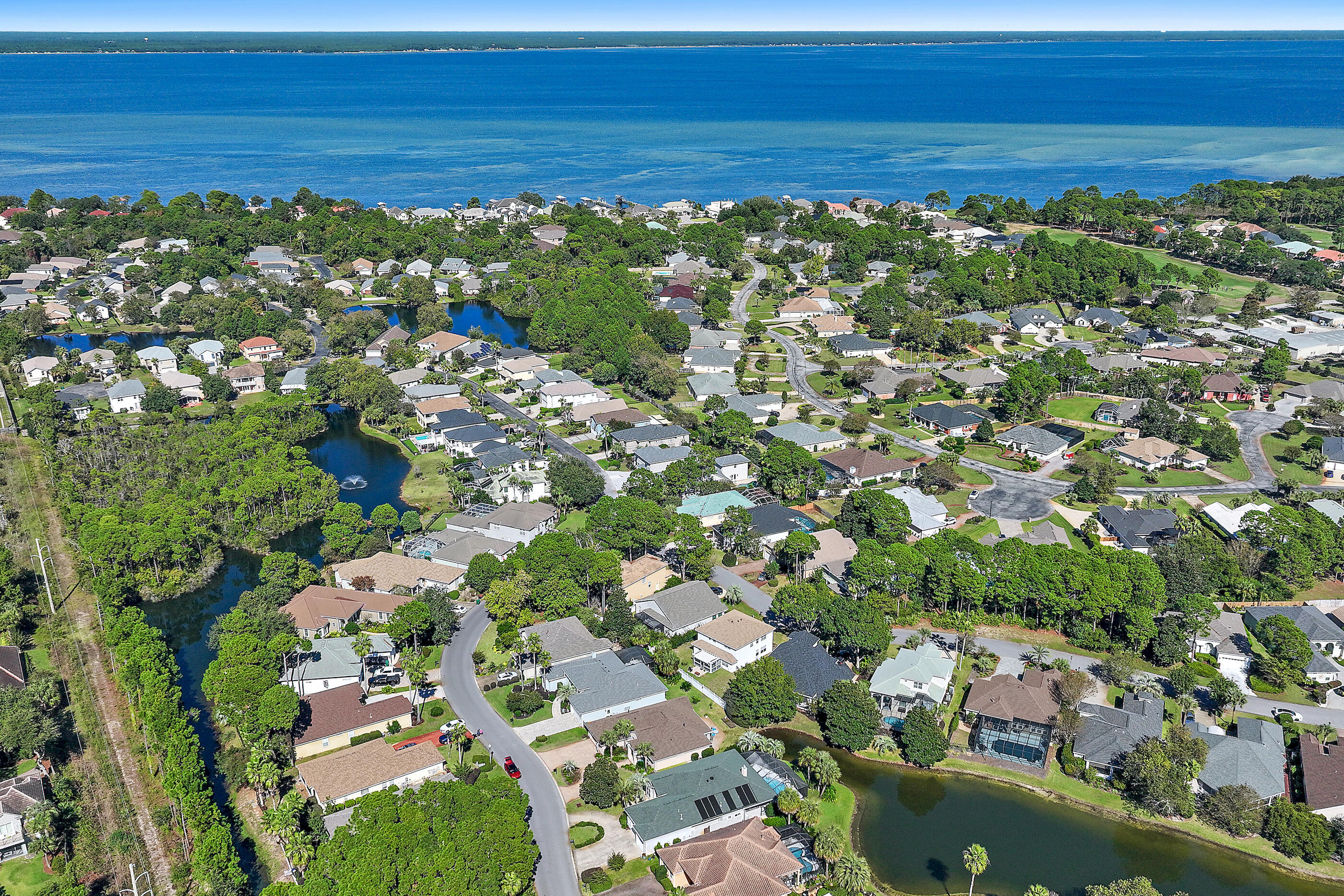 Emerald Lakes - Residential