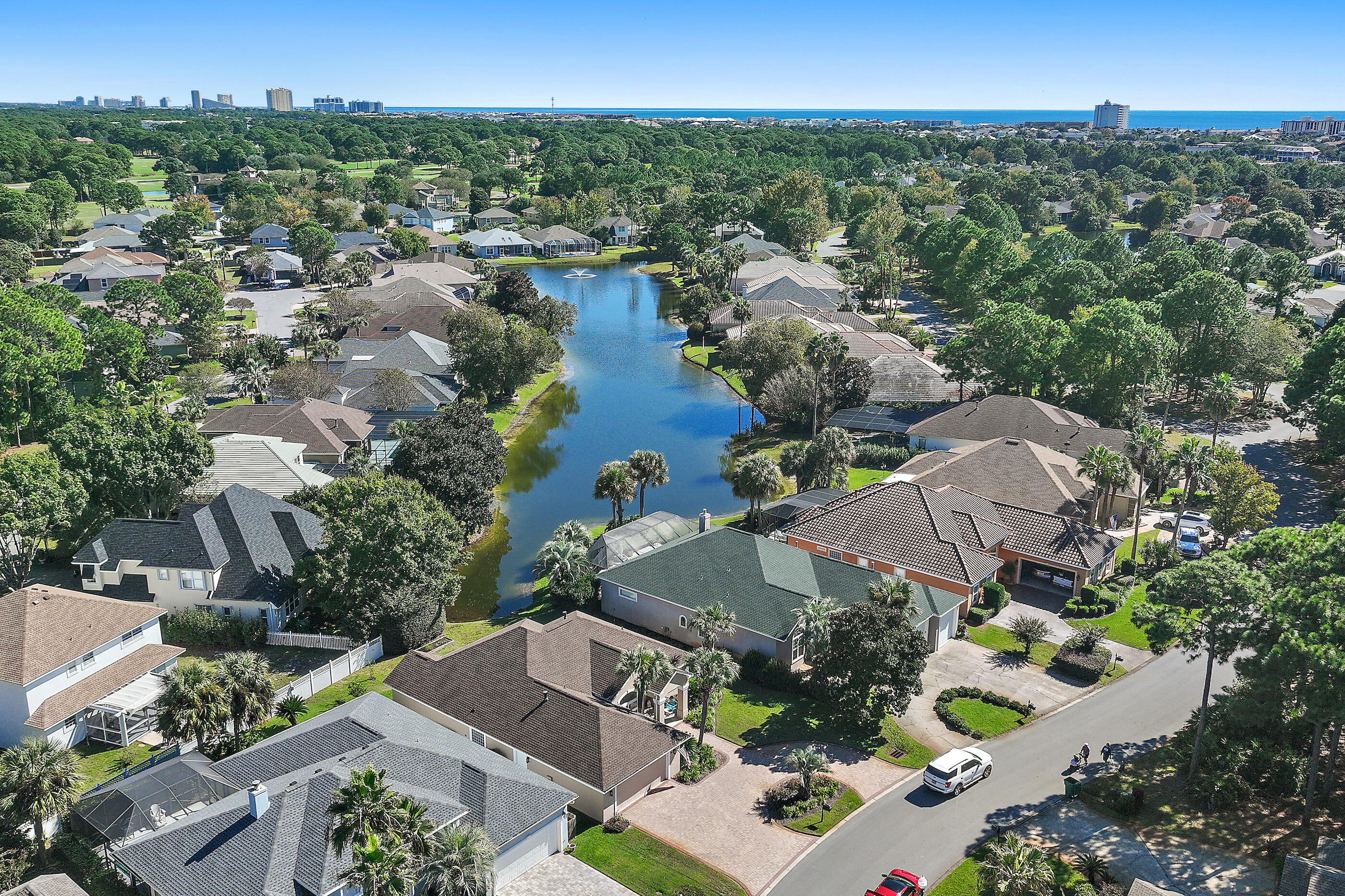 Emerald Lakes - Residential