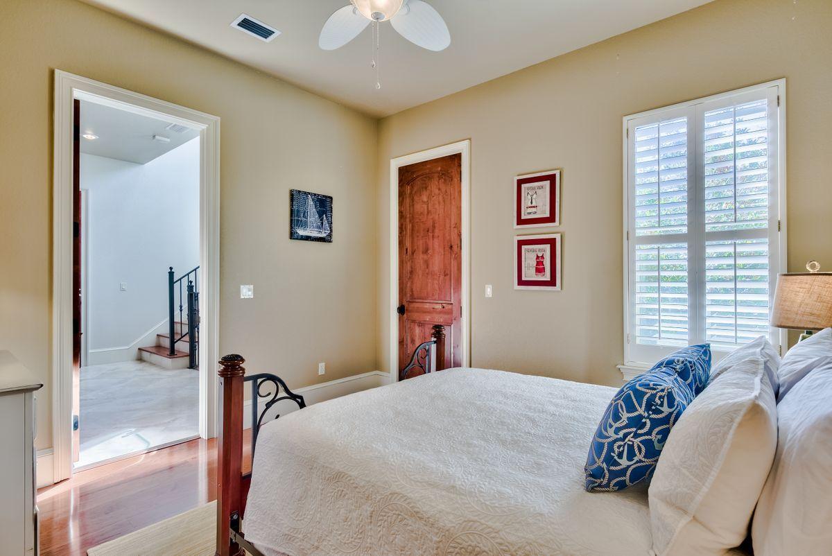 BLUE MOUNTAIN BEACH - Residential