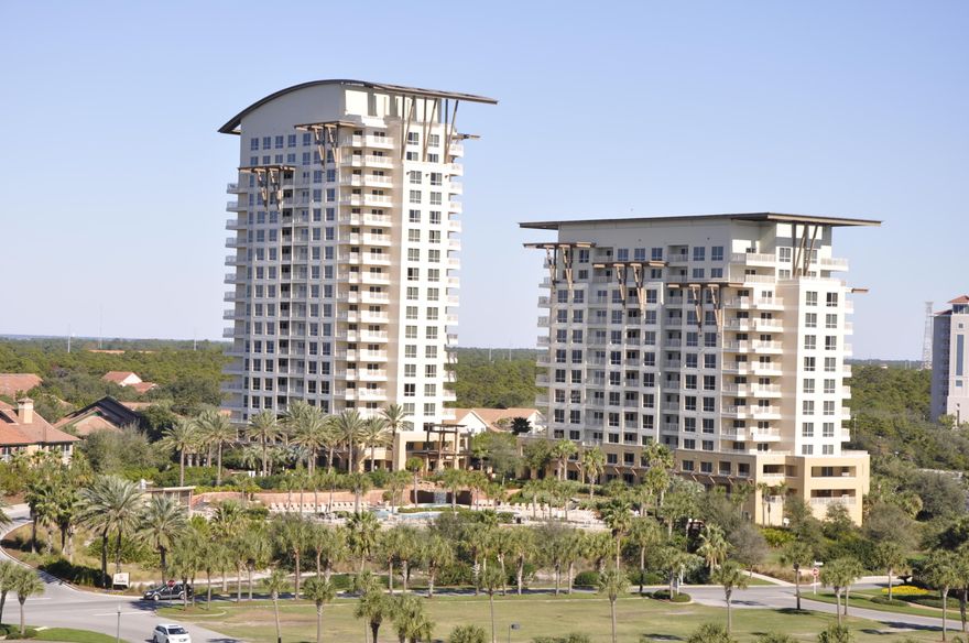 7th floor two bedroom lockoff. Luau features a waterfall and walk under grotto passageway connecting the pool decks and the heated spa. The entry fountain, barbq and swimming ppols are located along a stream that winds through the lush landscaping. Fitness center on site. Amenities included are fitness center, kayaking, bike rentals. Amenity fee may apply.