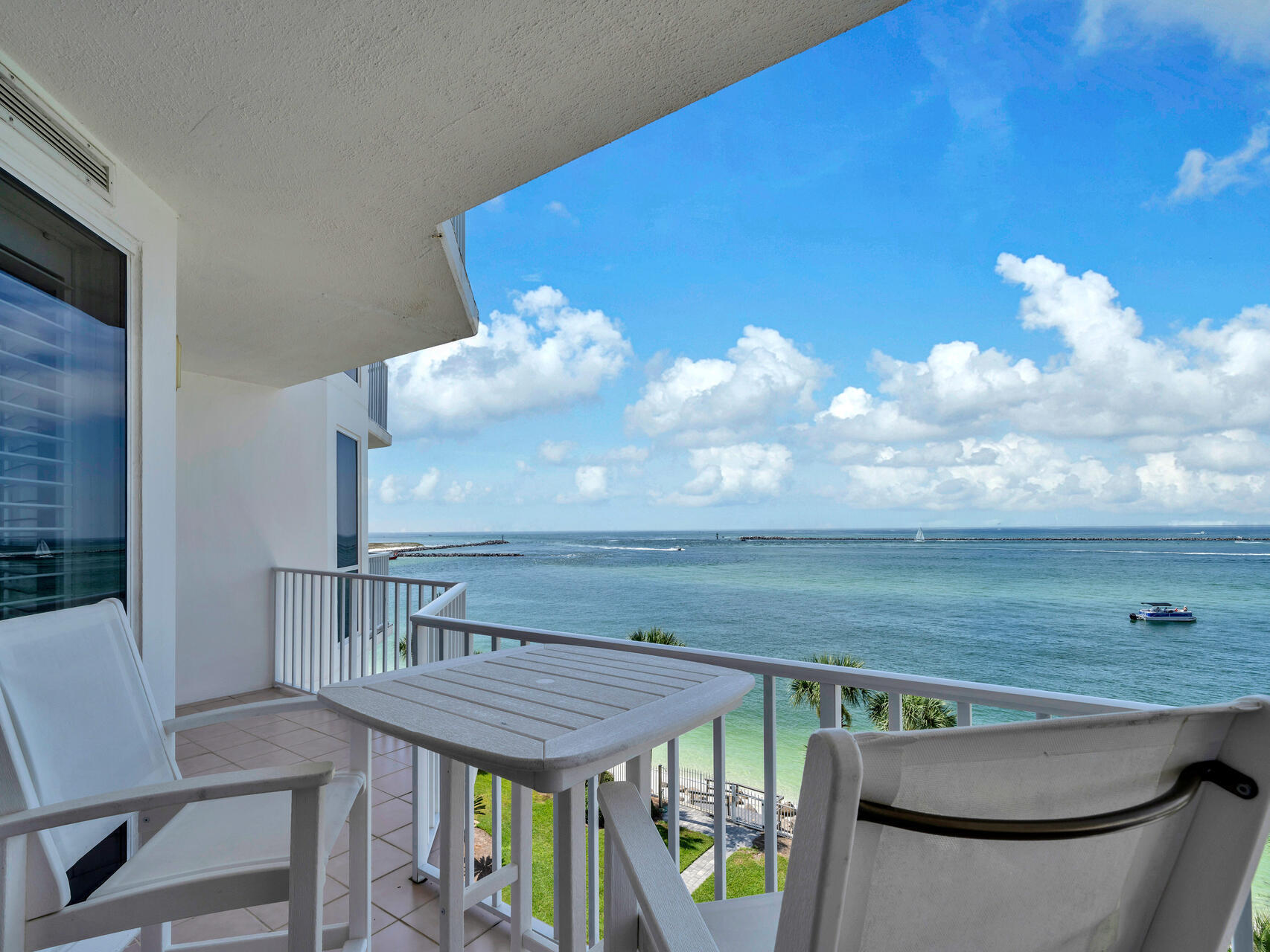 ULTIMATE CONDO THE - Residential